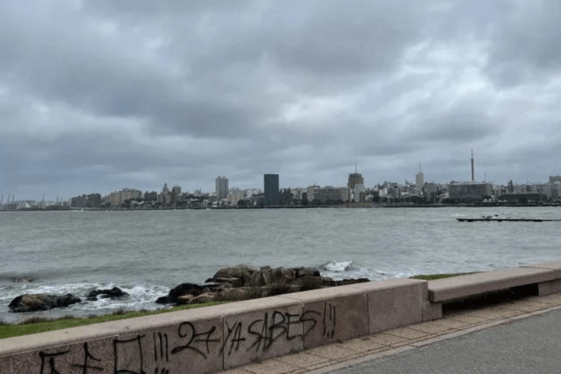 Sábado húmedo e inestable con nubosidad, tormentas y lluvias, mejora en la tarde con descenso de temperatura